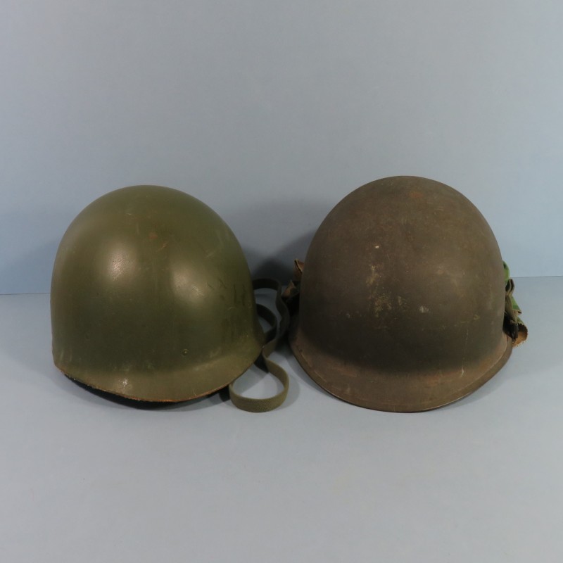 CASQUE US GUERRE DU VIETNAM AVEC COUVRE CASQUE MITCHELL CASQUE USM1 ET LINER MODELE 1966 DATE 1969 ET COUVRE CASQUE 1970