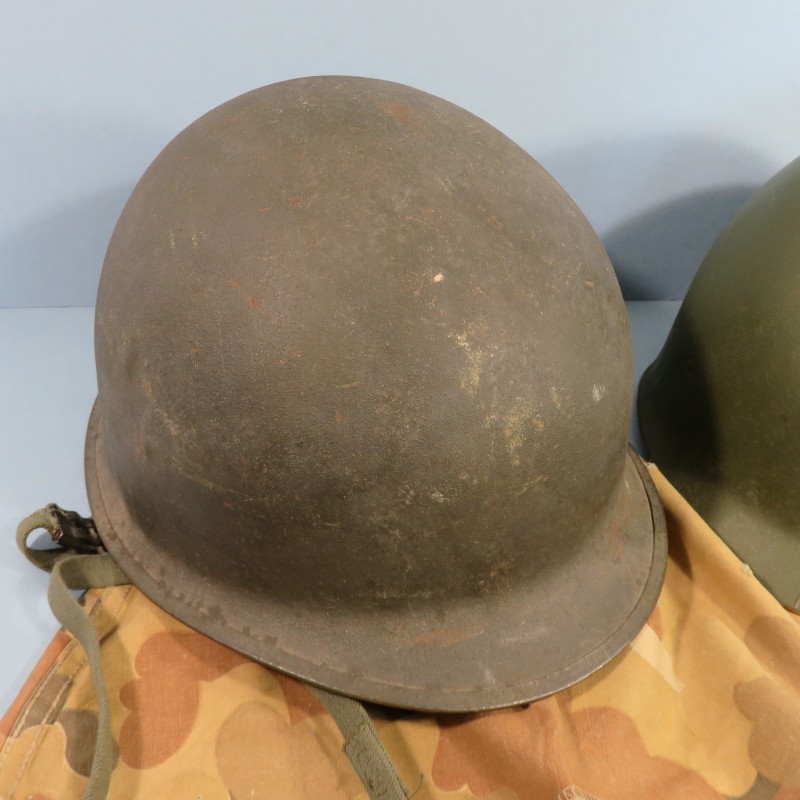 CASQUE US GUERRE DU VIETNAM AVEC COUVRE CASQUE MITCHELL CASQUE USM1 ET LINER MODELE 1966 DATE 1969 ET COUVRE CASQUE 1970