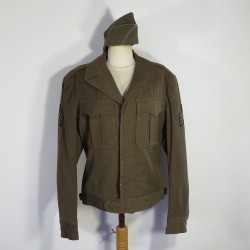 BLOUSON VESTE US " IKE " MODELE 1944 AVEC CALOT SOUTACHE INFANTERIE VESTE ET CALOT AU MEME NOMS