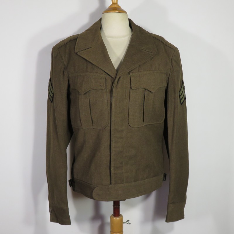 BLOUSON VESTE US " IKE " MODELE 1944 AVEC CALOT SOUTACHE INFANTERIE VESTE ET CALOT AU MEME NOMS