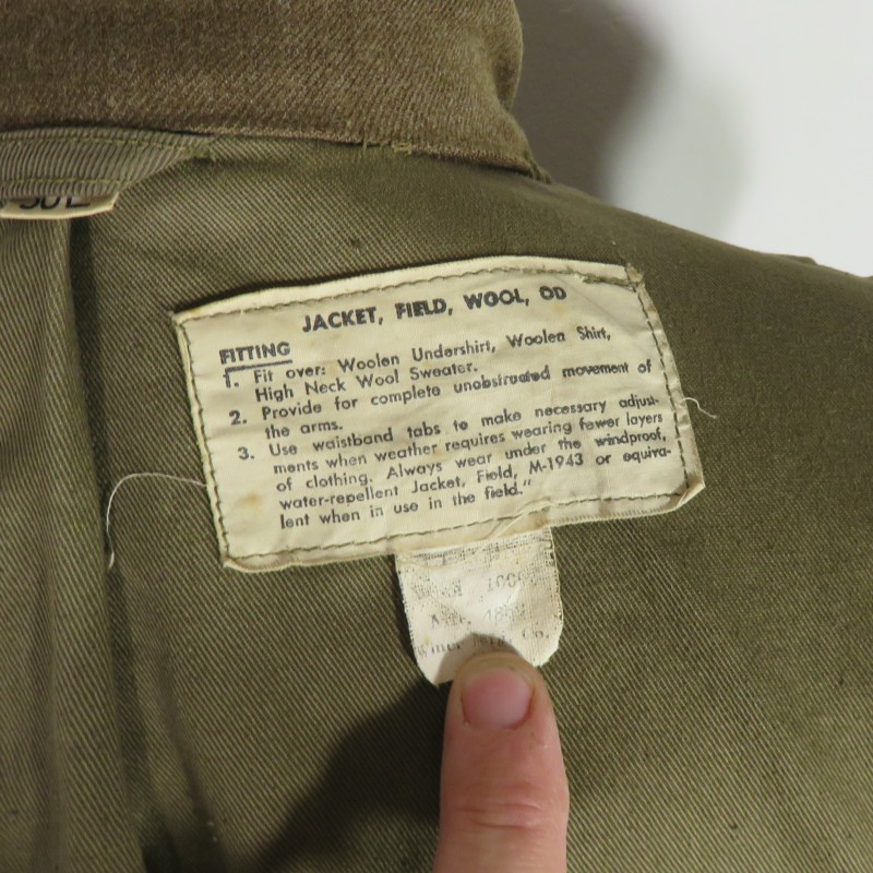 BLOUSON VESTE US " IKE " MODELE 1944 AVEC CALOT SOUTACHE INFANTERIE VESTE ET CALOT AU MEME NOMS