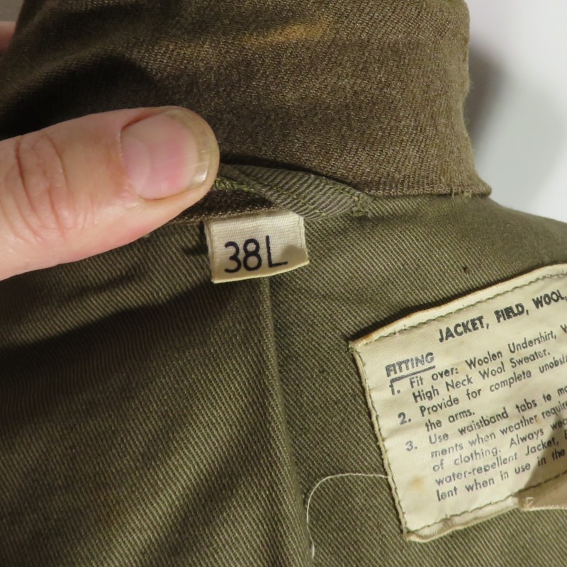 BLOUSON VESTE US " IKE " MODELE 1944 AVEC CALOT SOUTACHE INFANTERIE VESTE ET CALOT AU MEME NOMS