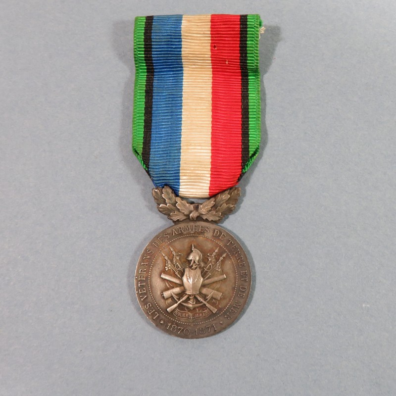 MEDAILLE EN ARGENT DES VETERANS DES ARMEES DE TERRE ET DE MER 1870-1871 FONDEE A PARIS EN 1893