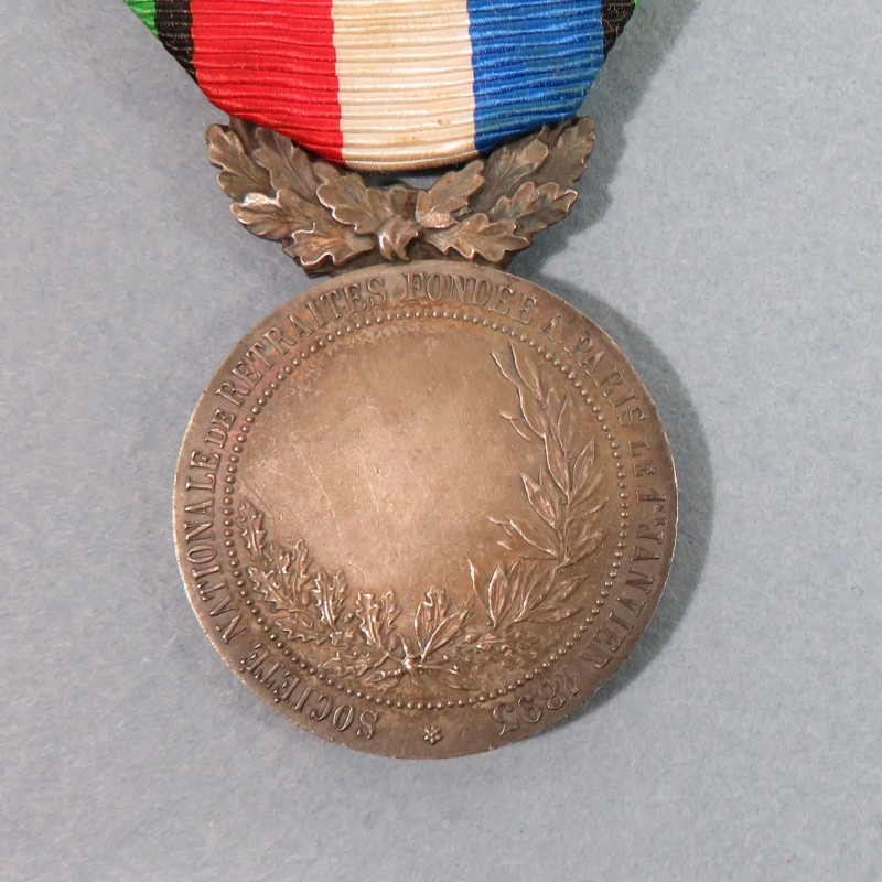 MEDAILLE EN ARGENT DES VETERANS DES ARMEES DE TERRE ET DE MER 1870-1871 FONDEE A PARIS EN 1893