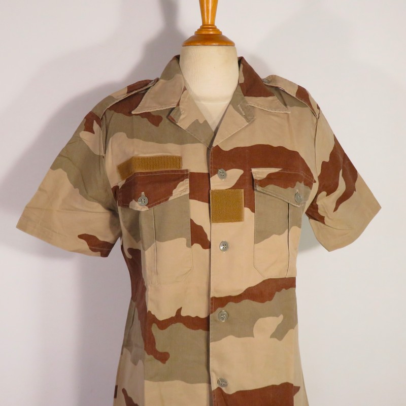 CHEMISE OU CHEMISETTE ARMEE FRANCAISE OPERATION DAGUET CAMOUFLAGE OM DESERT DATEE 1991 TAILLE 37/38