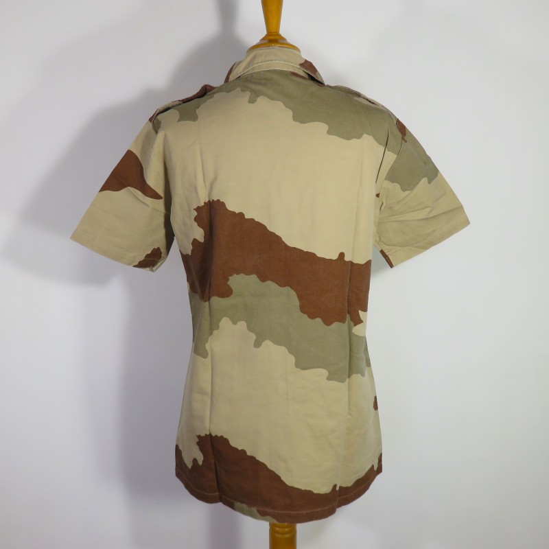 CHEMISE OU CHEMISETTE ARMEE FRANCAISE OPERATION DAGUET CAMOUFLAGE OM DESERT DATEE 1991 TAILLE 37/38