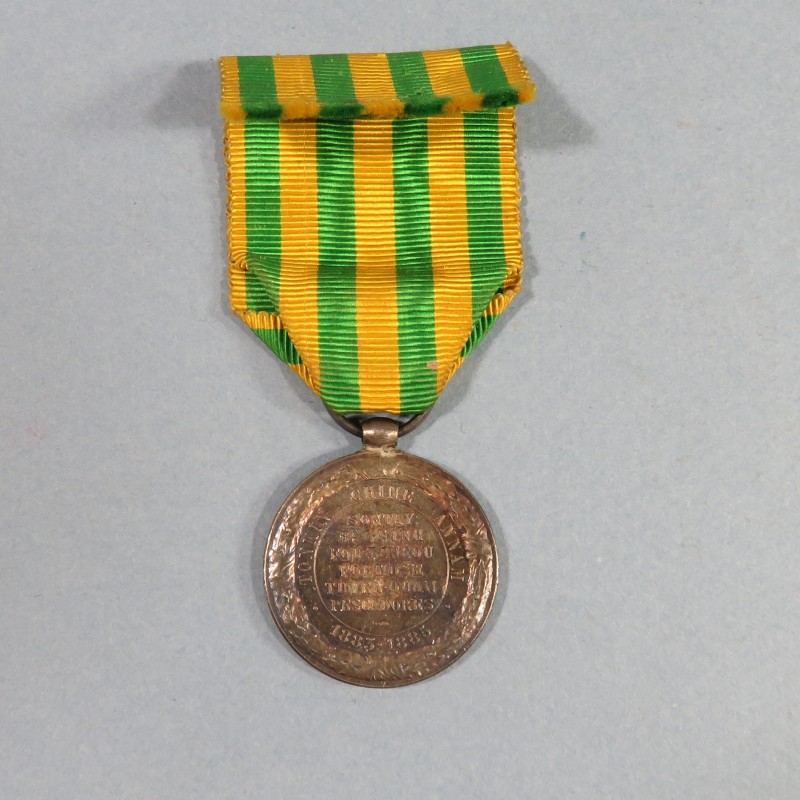 MEDAILLE CAMPAGNE DU TONKIN CHINE ANNAM EN 1883 - 1885 MODELE ARMEE DE TERRE 6 BATAILLES BELIERE OLIVE