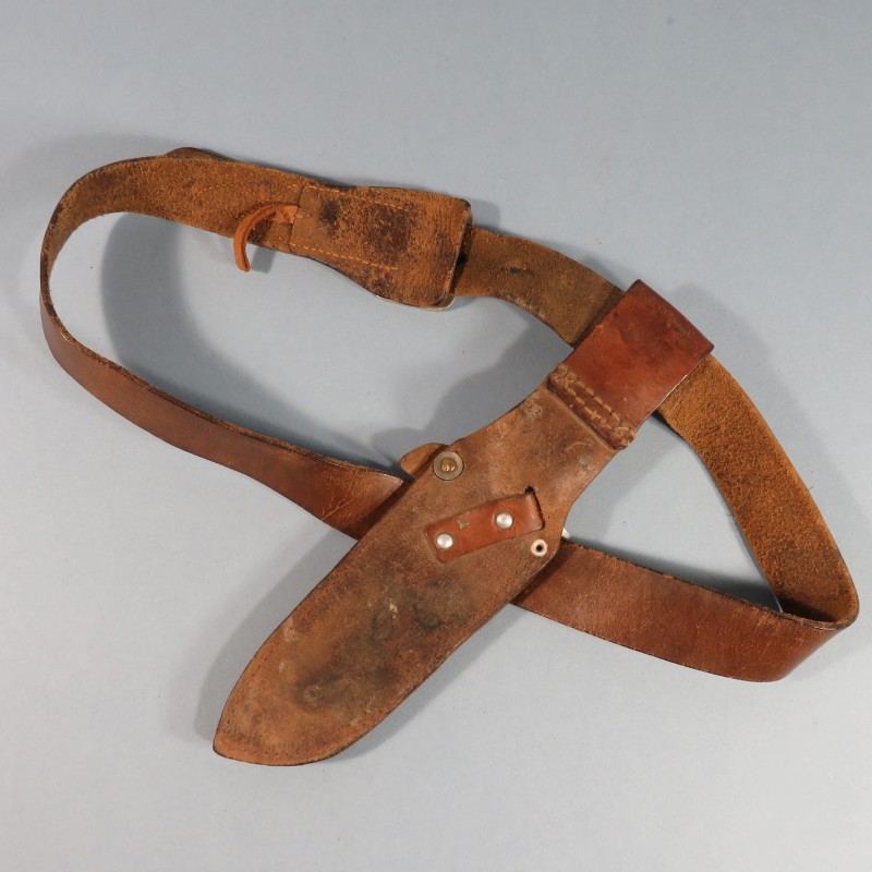 CEINTURE COUTEAUX ET ETUI REGLEMENTAIRE DES CHANTIERS DE JEUNESSE CJF SABATIER JEUNE 1940 1944