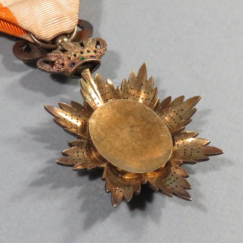 ANNAM MEDAILLE D'OFFICIER DE L'ORDRE DU DRAGON D'ANNAM RUBAN MILITAIRE DU PREMIER TYPE 1886