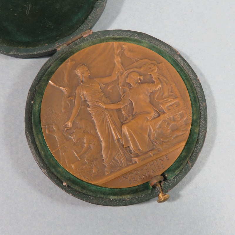 MEDAILLE DE TABLE EN BRONZE HOMMAGE INDOCHINE FRANCAISE EXPOSITION DE HANOI 1902 1903 AVEC SON COFFRET