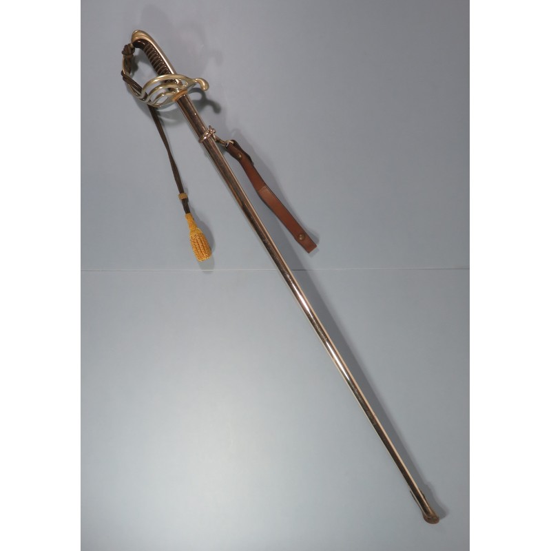 SABRE MODELE 1882 POUR OFFICIERS D'INFANTERIE FOURBISSEUR BACKES ET DELACOUR A PARTIR DE 1910 AVEC SUSPENTE ET DRAGONNE