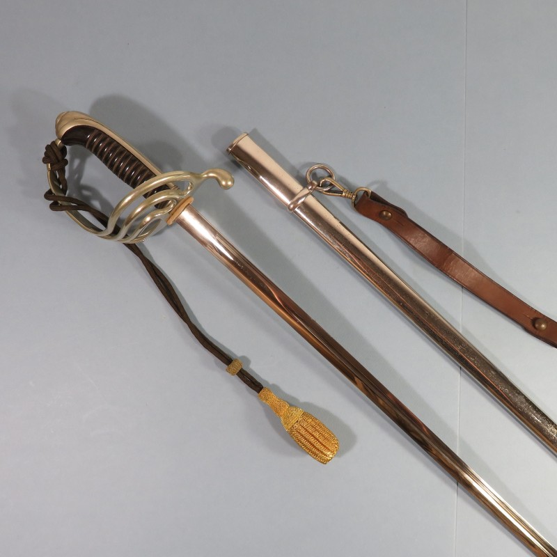 SABRE MODELE 1882 POUR OFFICIERS D'INFANTERIE FOURBISSEUR BACKES ET DELACOUR A PARTIR DE 1910 AVEC SUSPENTE ET DRAGONNE