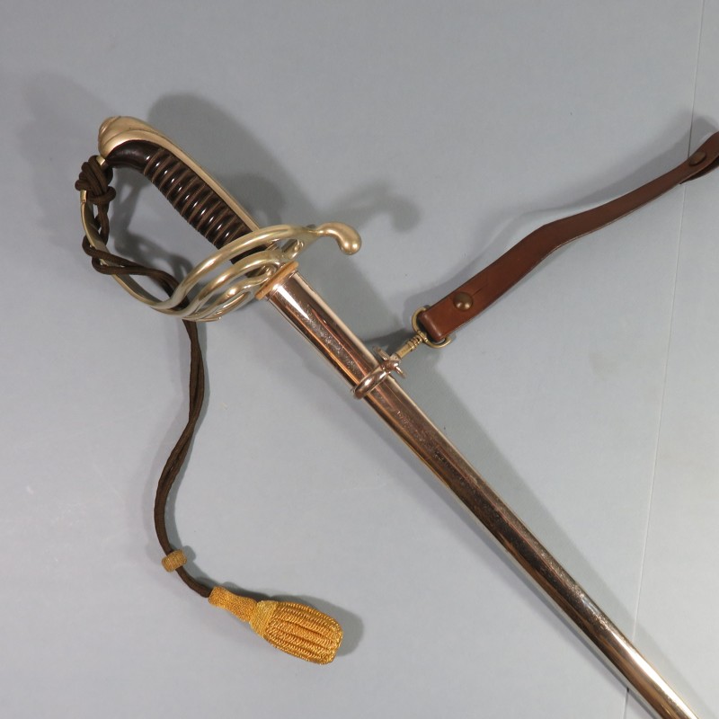 SABRE MODELE 1882 POUR OFFICIERS D'INFANTERIE FOURBISSEUR BACKES ET DELACOUR A PARTIR DE 1910 AVEC SUSPENTE ET DRAGONNE