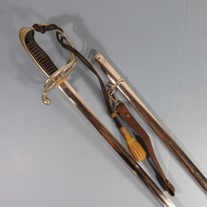 SABRE MODELE 1882 POUR OFFICIERS D'INFANTERIE FOURBISSEUR BACKES ET DELACOUR A PARTIR DE 1910 AVEC SUSPENTE ET DRAGONNE