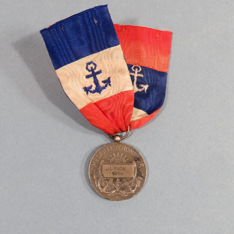 FRANCE MEDAILLE D'HONNEUR DE LA MARINE MARCHANDE EN ARGENT ATTRIBUEE EN 1964