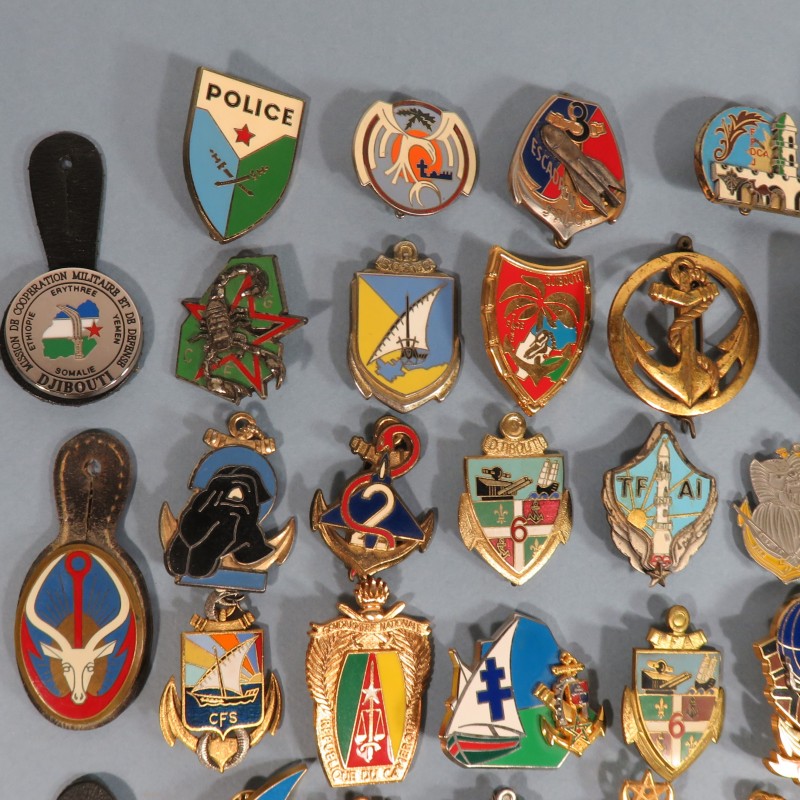 50 INSIGNE MILITAIRE DES TROUPES FRANCAISE A DJIBOUTI FRENCH ARMY BADGE