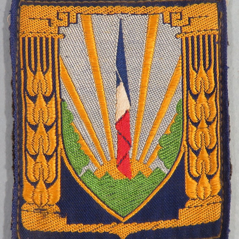 INSIGNE TISSU GENERAL DES CHANTIERS DE JEUNESSE FRANCAIS CJF MARECHAL PETAIN PERIODE GVT VICHY 1940 - 1944