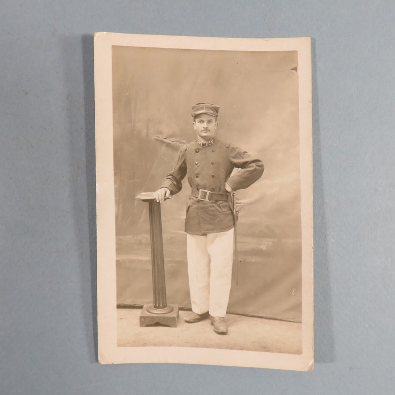 PHOTO CPA D'UN SOLDAT DU 24 ème RIC REGIMENT D'INFANTERIE COLONIALE EN PALETOT ET KEPI AVEC L'ANCRE ET CHASSEPOT 1914 1918