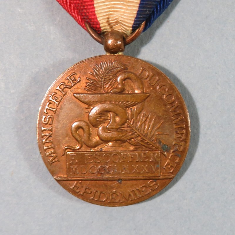 FRANCE MEDAILLE DES EPIDEMIES CLASSE BRONZE ATTRIBUEE ET DATEE F. ESCOFIER 1885 MINISTERE DU COMMERCE