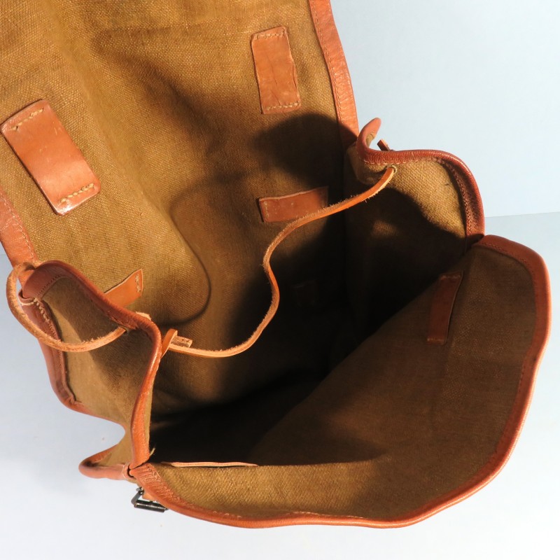 SAC INFERIEUR OU SAC ALLEGE DE SAC A DOS MODELE 1935 ETAT NEUF DE STOCK EQUIPEMENT FANTASSIN CAMPAGNE 1939 1940