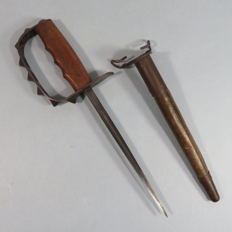 SUPERBE ET RARE !! COUTEAU DE COMBAT US17 MODELE TRENCH KNIFE 1917 FABRICATION L.F. & C. FIGTH KNIFE EXTRA PYRAMIDE WW1