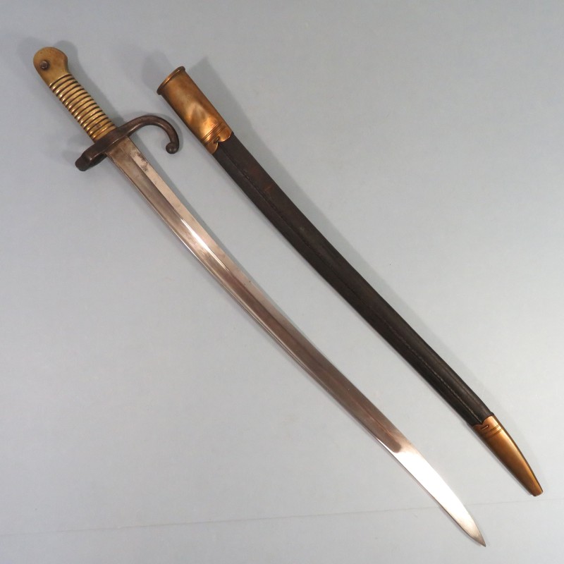 BELGIQUE BAIONNETTE OU SABRE-BAIONNETTE MODELE 1868 POUR LA GARDE CIVILE BELGE DATEE 1970