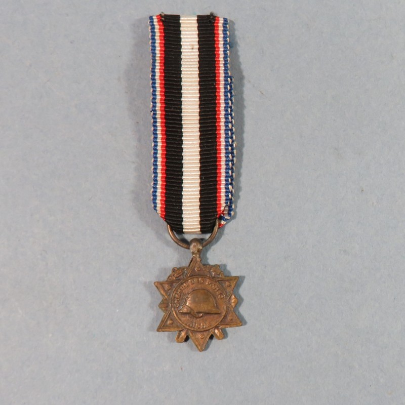 FRANCE REDUCTION DE LA MEDAILLE DE L'AISNE CHEMIN DES DAMES 1914-1918 ET 1939-1940 FRENCH BATTLE WW1 WW2 MEDAL