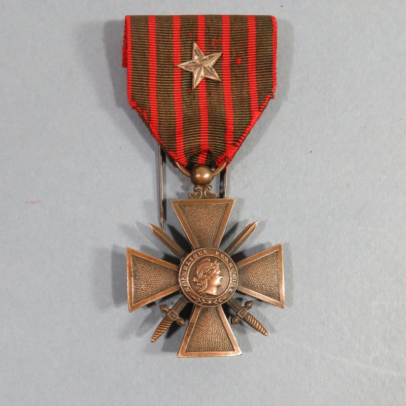 CROIX DE GUERRE 1914-1915 AVEC UNE ETOILE POUR CITATION A L'ORDRE DU REGIMENT WAR CROSS 1914 1918