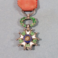 FRANCE MEDAILLE D'OFFICIER DE L'ORDRE DE LA LEGION D'HONNEUR 4 ème REPUBLIQUE MINIATURE EN ARGENT