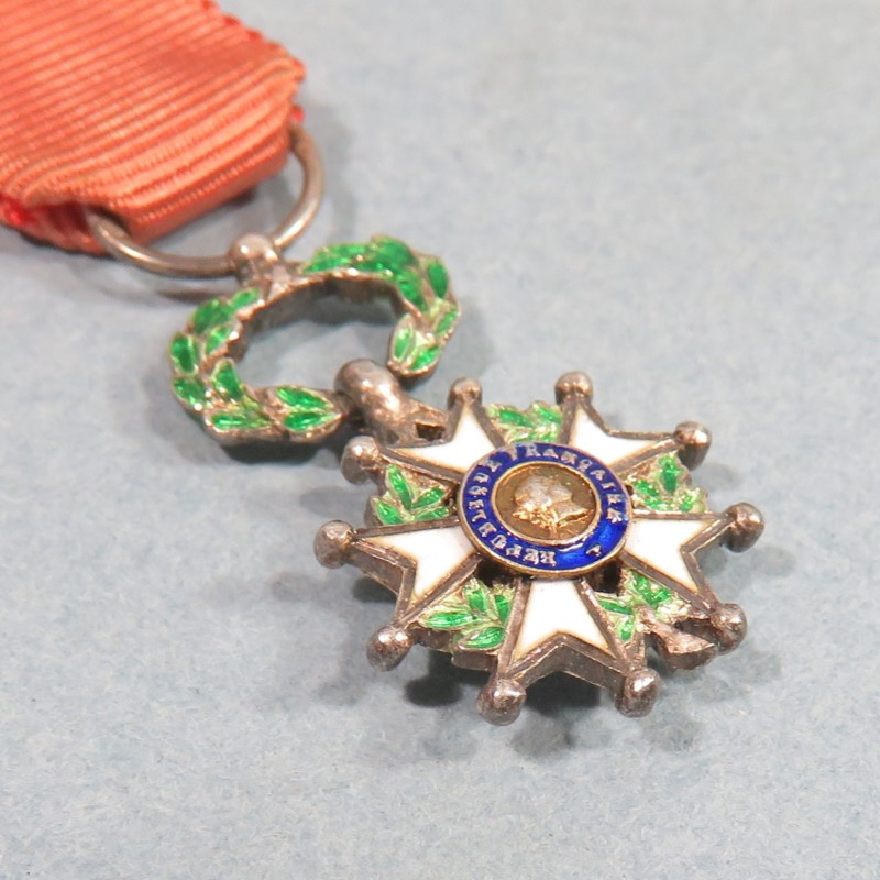 FRANCE MEDAILLE D'OFFICIER DE L'ORDRE DE LA LEGION D'HONNEUR 4 ème REPUBLIQUE MINIATURE EN ARGENT