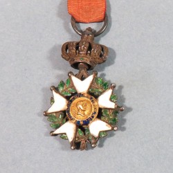 REDUCTION DE LA MEDAILLE DE CHEVALIER DE L'ORDRE DE LA LEGION D'HONNEUR NAPOLEON III SECOND EMPIRE 1852 1870