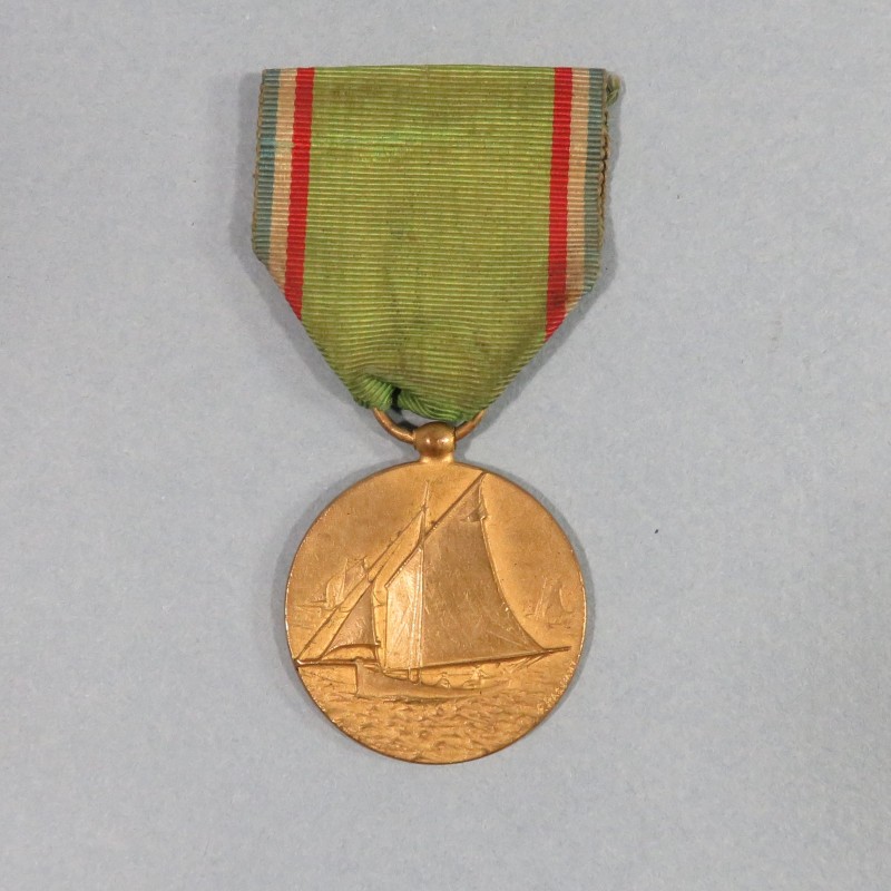 FRANCE MEDAILLE EN BRONZE DORE DU CONCOURS INTERNATIONAL D'AMBULANCIER DU COURGAIN CALAIS 1910 ATTRIBUE A M. DUVAL