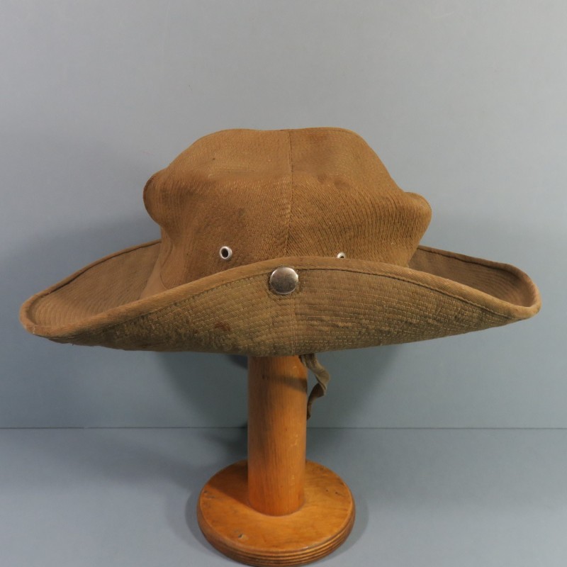 CHAPEAU DE BROUSSE BEIGE MODELE 1947 FABRICATION LOCALE INDOCHINE LEGION ETRANGERE PARA TAP TOUTES ARMES TAILLE 57