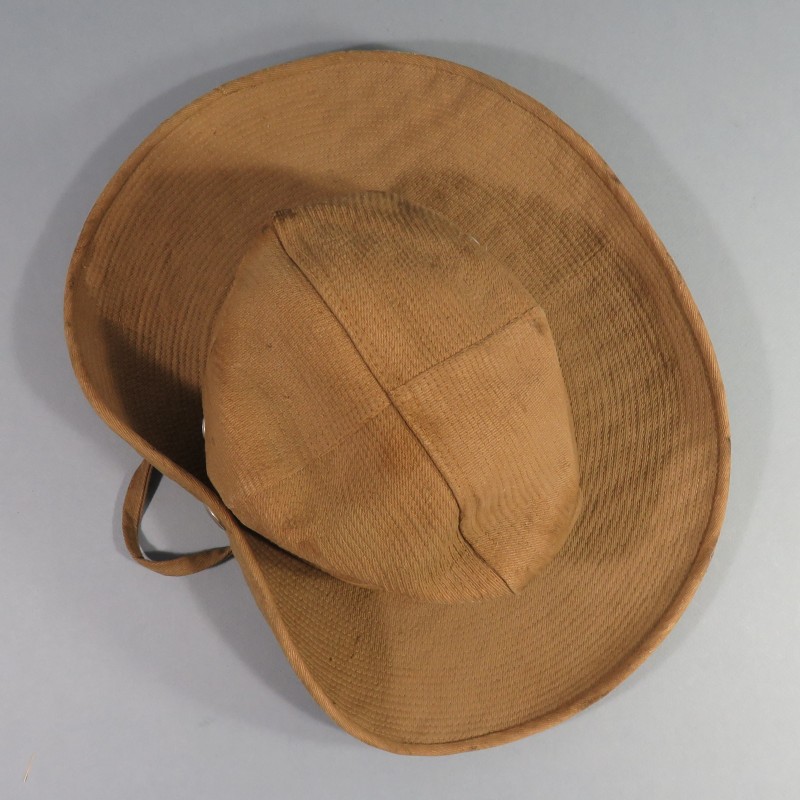 CHAPEAU DE BROUSSE BEIGE MODELE 1947 FABRICATION LOCALE INDOCHINE LEGION ETRANGERE PARA TAP TOUTES ARMES TAILLE 57