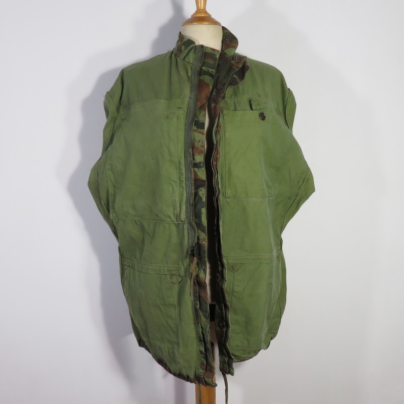 VESTE DE SAUT CAMOUFLEE DE PARACHUTISTE TAP MODELE 47-56 TROUPES AEROPORTEES LEGION ETRANGERE TAP