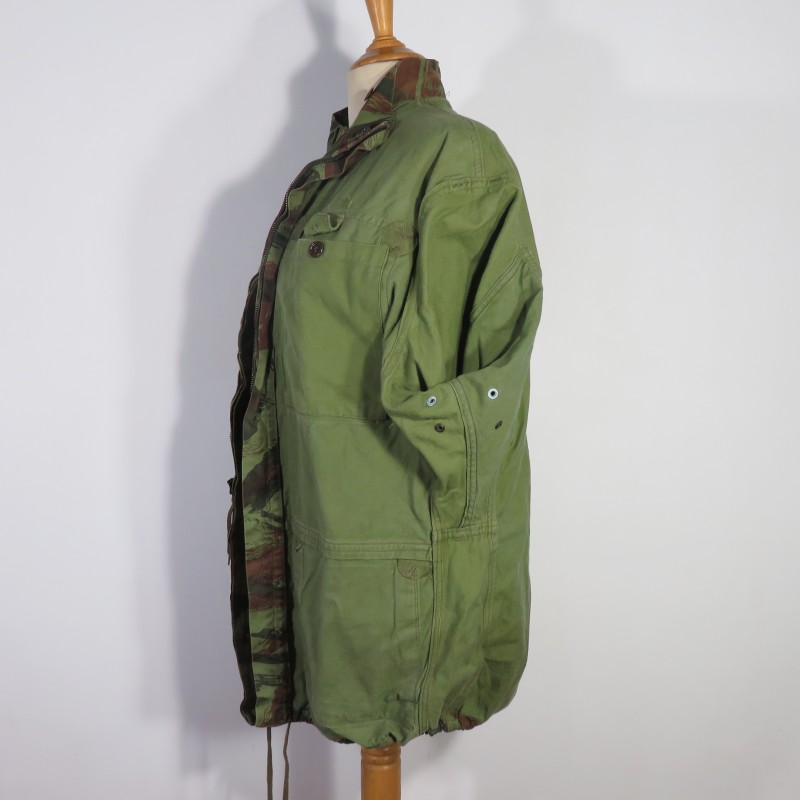 VESTE DE SAUT CAMOUFLEE DE PARACHUTISTE TAP MODELE 47-56 TROUPES AEROPORTEES LEGION ETRANGERE TAP