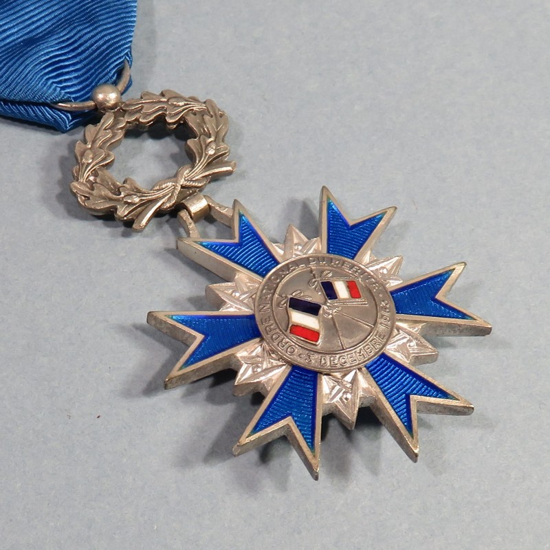 FRANCE MEDAILLE DE CHEVALIER DE L'ORDRE NATIONAL DU MERITE ONM FABRICATION EN ARGENT ARTHUS BERTRAND BOITE RF