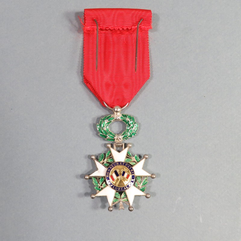 FRANCE MEDAILLE DE CHEVALIER DE L'ORDRE DE LA LEGION D'HONNEUR 5 ème REPUBLIQUE EN ARGENT EN COFFRET RF