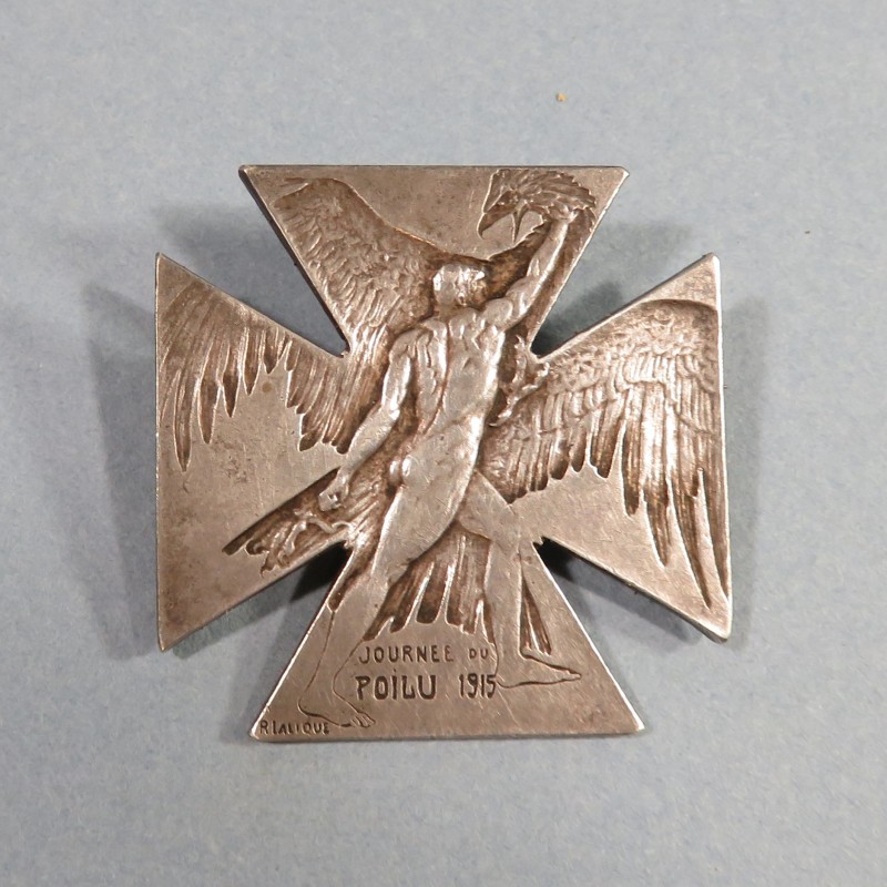 INSIGNE BROCHE JOURNEE DU POILU 1915 PAR R. LALIQUE EN ARGENTE POINCONNEE GUERRE 1914 1918