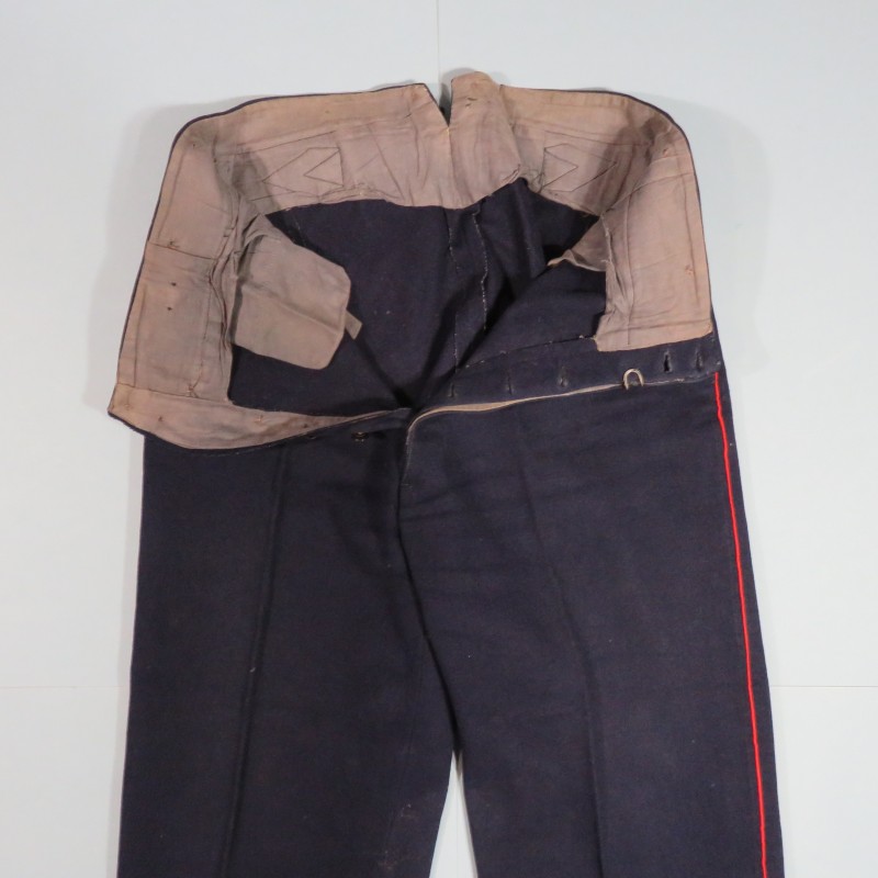 PANTALON TROUPE BLEU A SOUTACHES ROUGE POUR L'INFANTERIE COLONIALE 1900 OU 1931