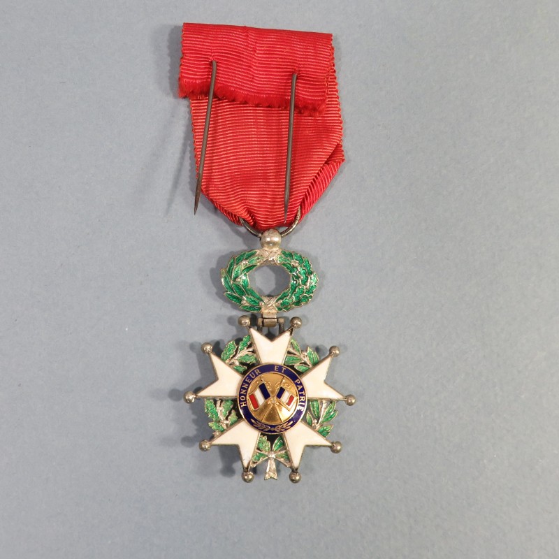 FRANCE MEDAILLE DE CHEVALIER DE L'ORDRE DE LA LEGION D'HONNEUR 4 ème REPUBLIQUE