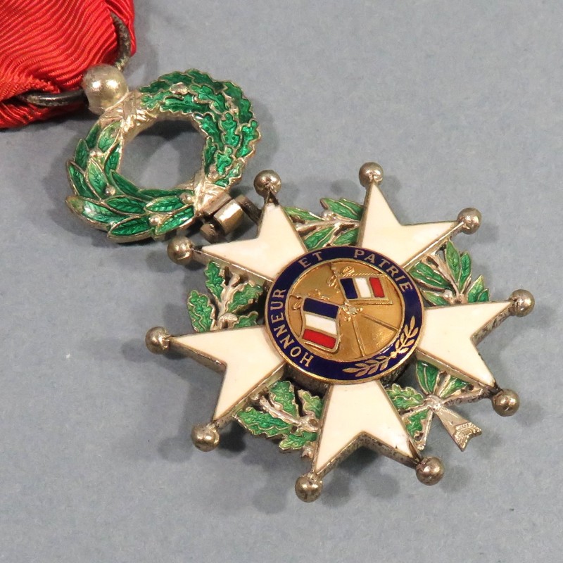 FRANCE MEDAILLE DE CHEVALIER DE L'ORDRE DE LA LEGION D'HONNEUR 4 ème REPUBLIQUE