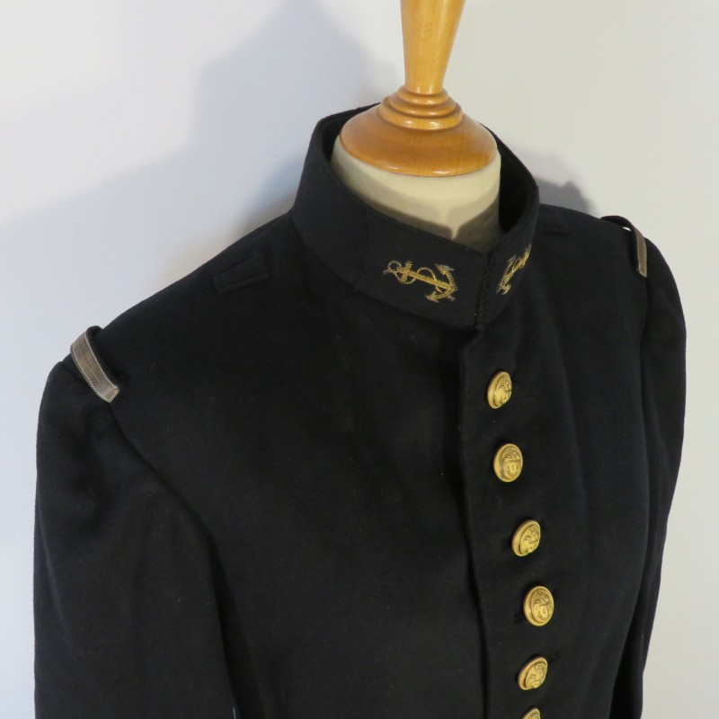 VESTE D'UNIFORME MODELE 1931 D'UN ADJUDANT DE L'INFANTERIE COLONIALE DATEE 1935