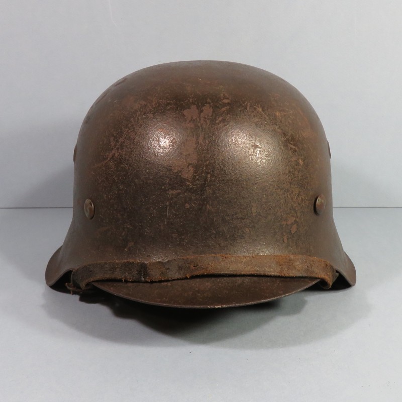 CASQUE ALLEMAND WEHRMACHT HEER MODELE 1942 UN INSIGNE PEINTURE FELDGRAU TAILLE 58 AVEC SON INTERIEUR