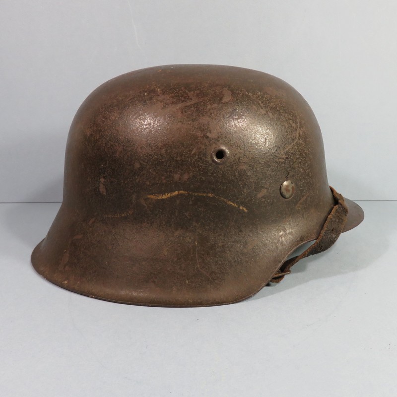 CASQUE ALLEMAND WEHRMACHT HEER MODELE 1942 UN INSIGNE PEINTURE FELDGRAU TAILLE 58 AVEC SON INTERIEUR