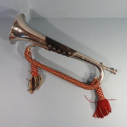 CLAIRON DE TRADITION FANFARE MUSICIENS ARMEE FRANCAISE COUESNON PARIS DATE 1951 COULEUR ARGENT