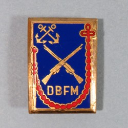 INSIGNE MILITAIRE DE LA DEMI BRIGADE DE FUSILIERS MARINS DBFM FABRICATION COURTOIS 1944 1945