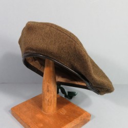 BERET MARRON EN 3 PARTIES MODELE 1947 IDENTIFIER COMME BERET DU 584 ème REGIMENT DU TRAIN TAILLE 57 SANS INSIGNE