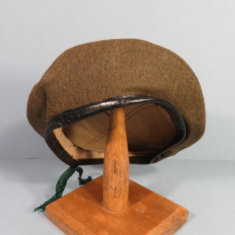 BERET MARRON EN 3 PARTIES MODELE 1947 IDENTIFIER COMME BERET DU 584 ème REGIMENT DU TRAIN TAILLE 57 SANS INSIGNE