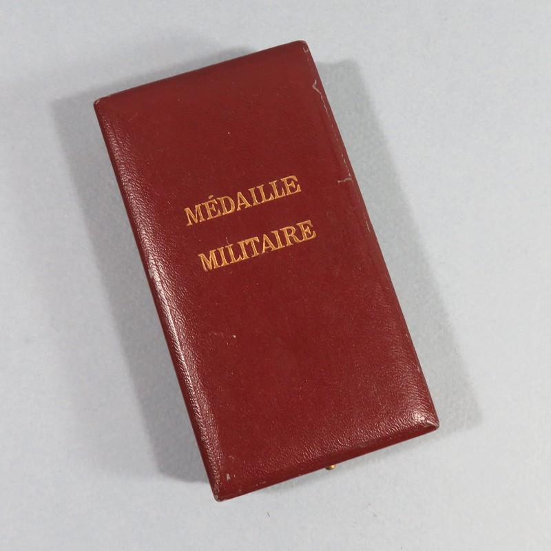 FRANCE ORDRE DE LA MEDAILLE MILITAIRE 3 ème REPUBLIQUE 1870 VALEUR ET DISCIPLINE EN ARGENT DANS SA BOITE